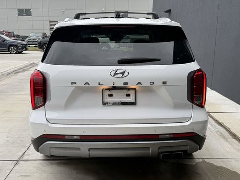 Used 2024 Hyundai Palisade SEL w/ Premium Package image 4
