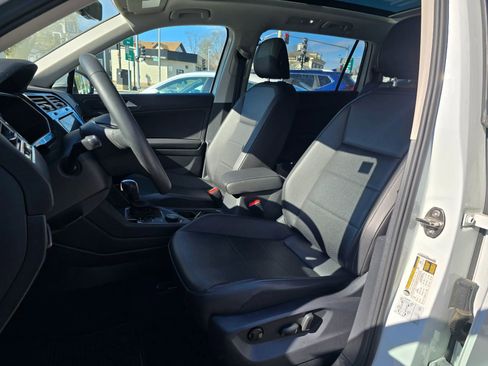 Used 2020 Volkswagen Tiguan SEL w/ 3rd Row Seat Package AWD/4WD image 11
