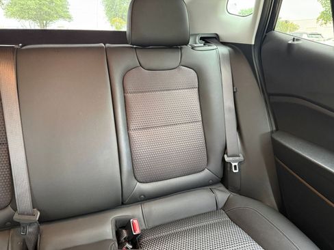 Used 2025 Chevrolet Trax LT w/ LT Convenience Package FWD image 37