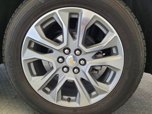 Used 2019 Chevrolet Traverse Premier w/ Driver Confidence II Package FWD image 31