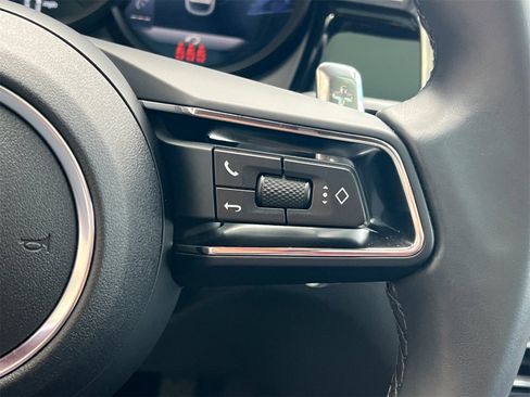 Used 2025 Porsche Macan image 28