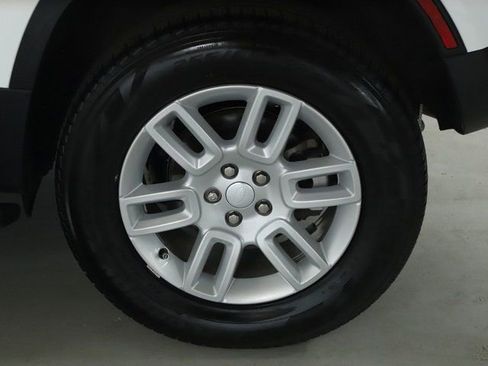 Certified 2023 Land Rover Defender 110 S AWD/4WD image 41