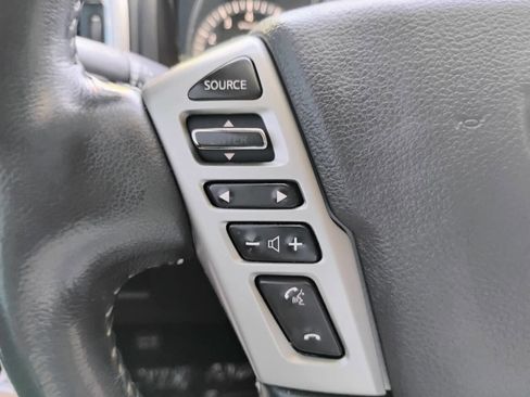 Used 2017 Nissan Titan PRO-4X w/ Pro-4x Convenience Package AWD/4WD image 15