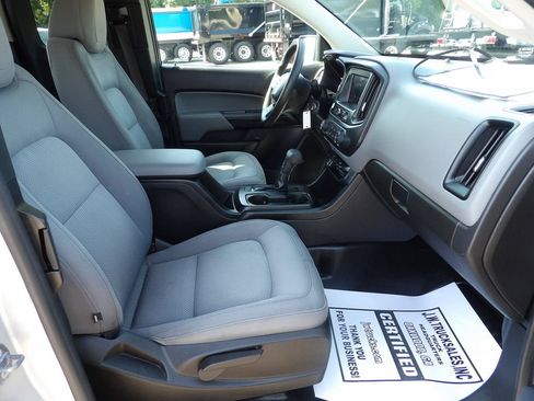 Used 2020 Chevrolet Colorado W/T RWD image 34