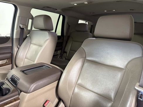 Used 2019 Chevrolet Tahoe LT w/ Luxury Package AWD/4WD image 20