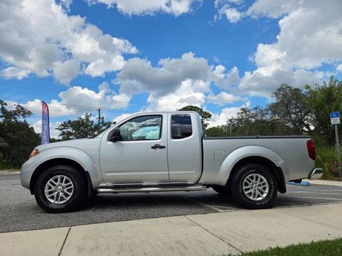 Used 2014 Nissan Frontier SV w/ SV Value Truck Package image 5