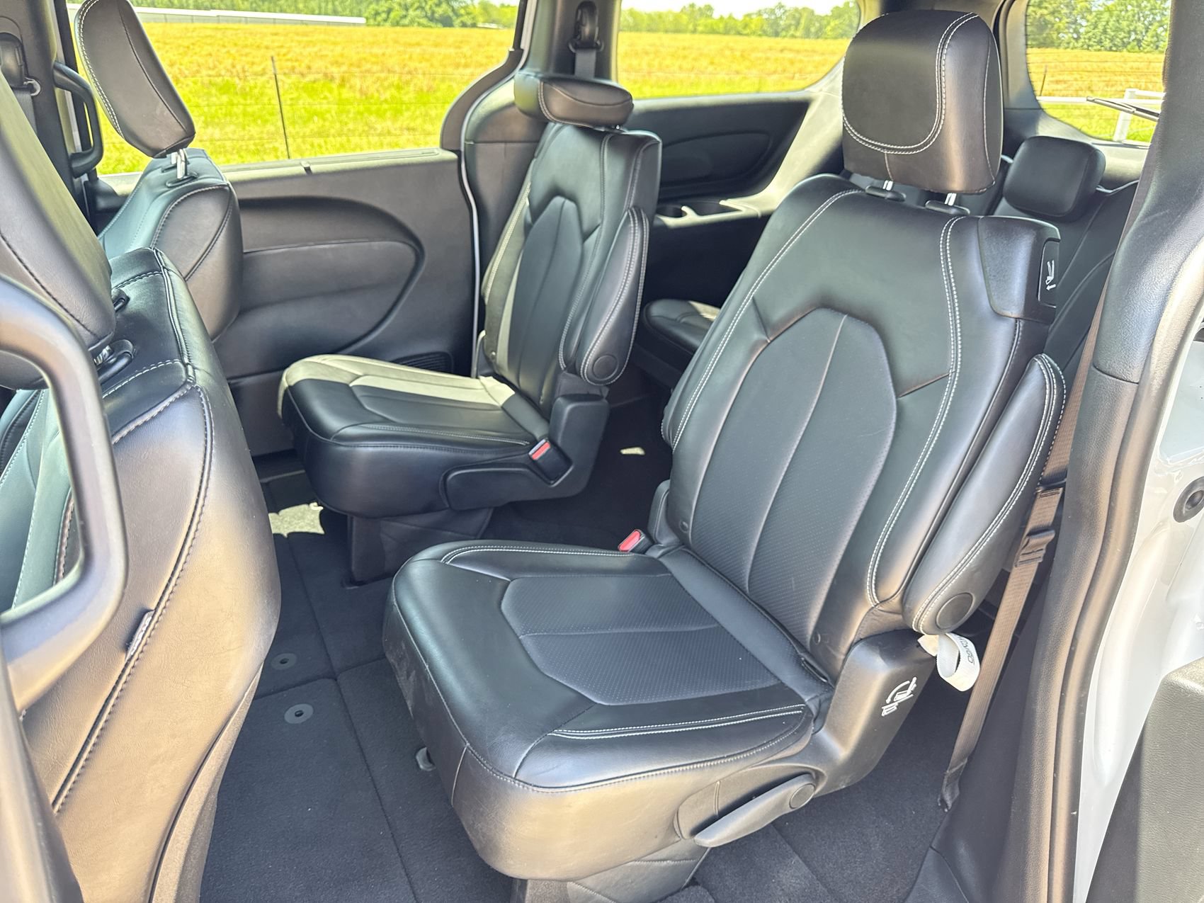 Used 2025 Chrysler Pacifica Select FWD image 21