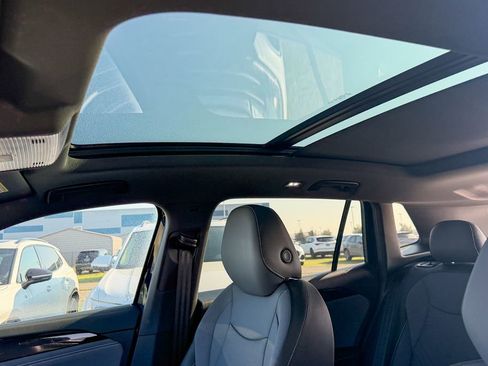 New 2026 Volkswagen Tiguan SE R-Line AWD/4WD image 23