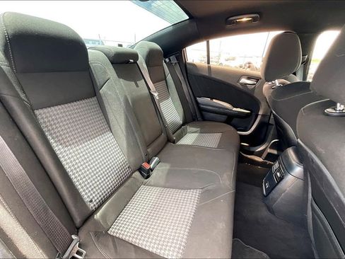 Used 2022 Dodge Charger R/T w/ Blacktop Package RWD image 22