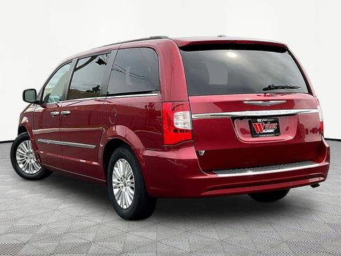 Used 2013 Chrysler Town & Country Touring-L w/ Premium Group FWD image 4