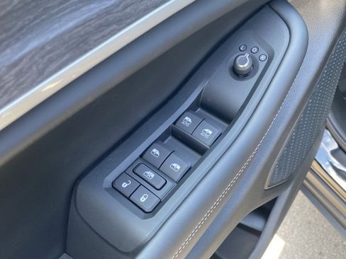 New 2025 Jeep Grand Cherokee L Limited w/ Trailer Tow Package image 13