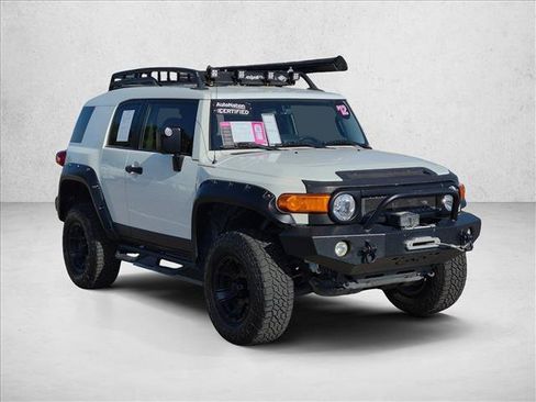 Used 2012 Toyota FJ Cruiser 4WD w/ Convenience Pkg image 3