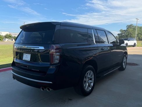 Used 2023 Chevrolet Suburban Premier AWD/4WD image 5
