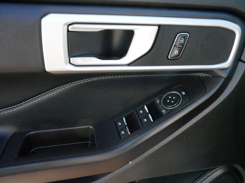 Used 2020 Ford Explorer XLT w/ Equipment Group 202A image 19