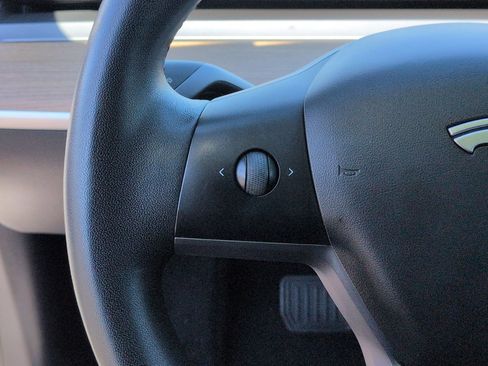 Used 2020 Tesla Model 3 Long Range image 19