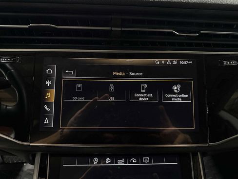 Used 2020 Audi Q8 Premium Plus w/ Premium Plus Package AWD/4WD image 21