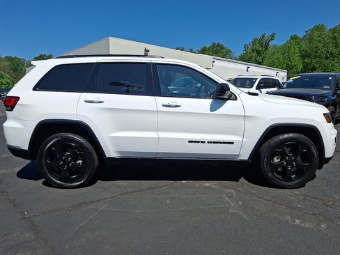 Used 2021 Jeep Grand Cherokee Freedom Edition AWD/4WD image 7