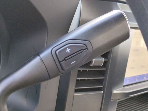 New 2025 Ford F250 XLT image 27