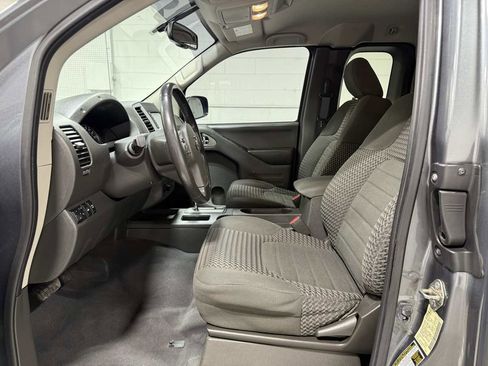 Used 2019 Nissan Frontier SV w/ Value Truck Package image 9