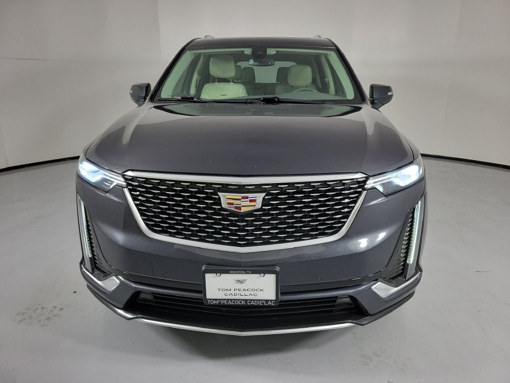 Used 2021 Cadillac XT6 Premium Luxury FWD image 2