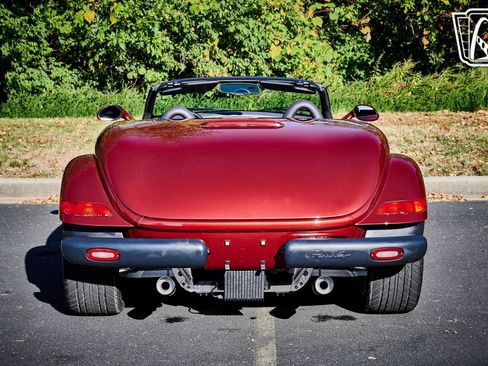 Used 2002 Chrysler Prowler image 11