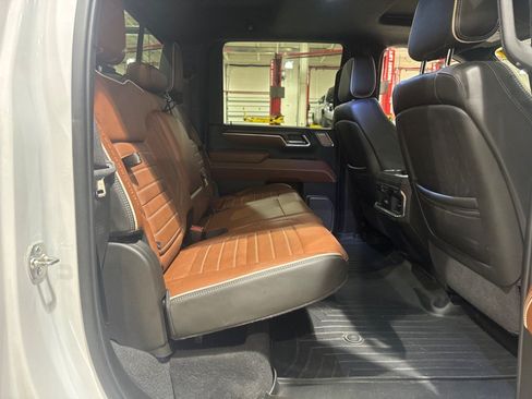 Used 2025 GMC Sierra 2500 Denali Ultimate AWD/4WD image 12