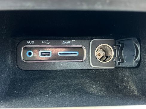 Used 2017 Jeep Grand Cherokee Overland image 15