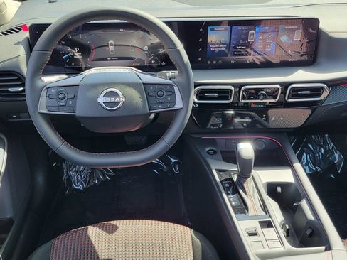 New 2026 Nissan Sentra SR w/ Floor Mat Package FWD image 7