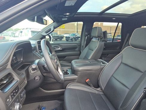 Used 2024 GMC Yukon SLT w/ SLT Premium Package AWD/4WD image 24