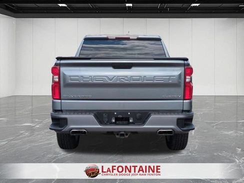 Used 2019 Chevrolet Silverado 1500 Custom w/ Custom Value Package AWD/4WD image 4