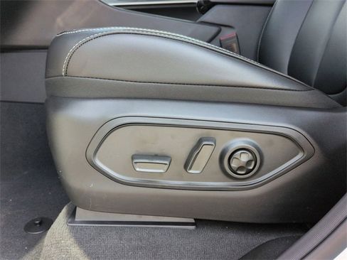 New 2025 Jeep Grand Cherokee Limited w/ Black Appearance Package image 19