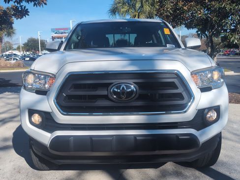 Certified 2020 Toyota Tacoma SR5 image 3