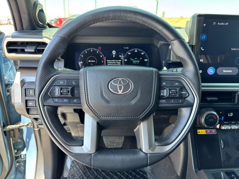 Used 2025 Toyota 4Runner TRD Off-Road Premium w/ Tow Technology Package AWD/4WD image 18