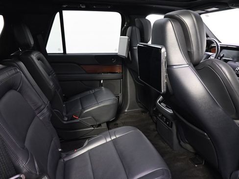 Certified 2022 Lincoln Navigator Reserve w/ Monochromatic Package image 18