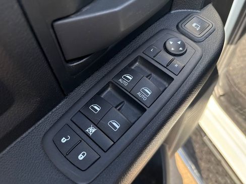 Used 2024 RAM 3500 Tradesman w/ Chrome Appearance Group image 15