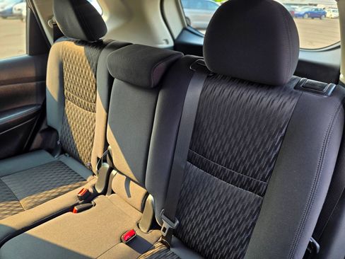 Used 2020 Nissan Rogue SV FWD image 39