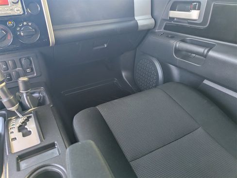 Used 2014 Toyota FJ Cruiser 4WD w/ Upgrade Package image 17