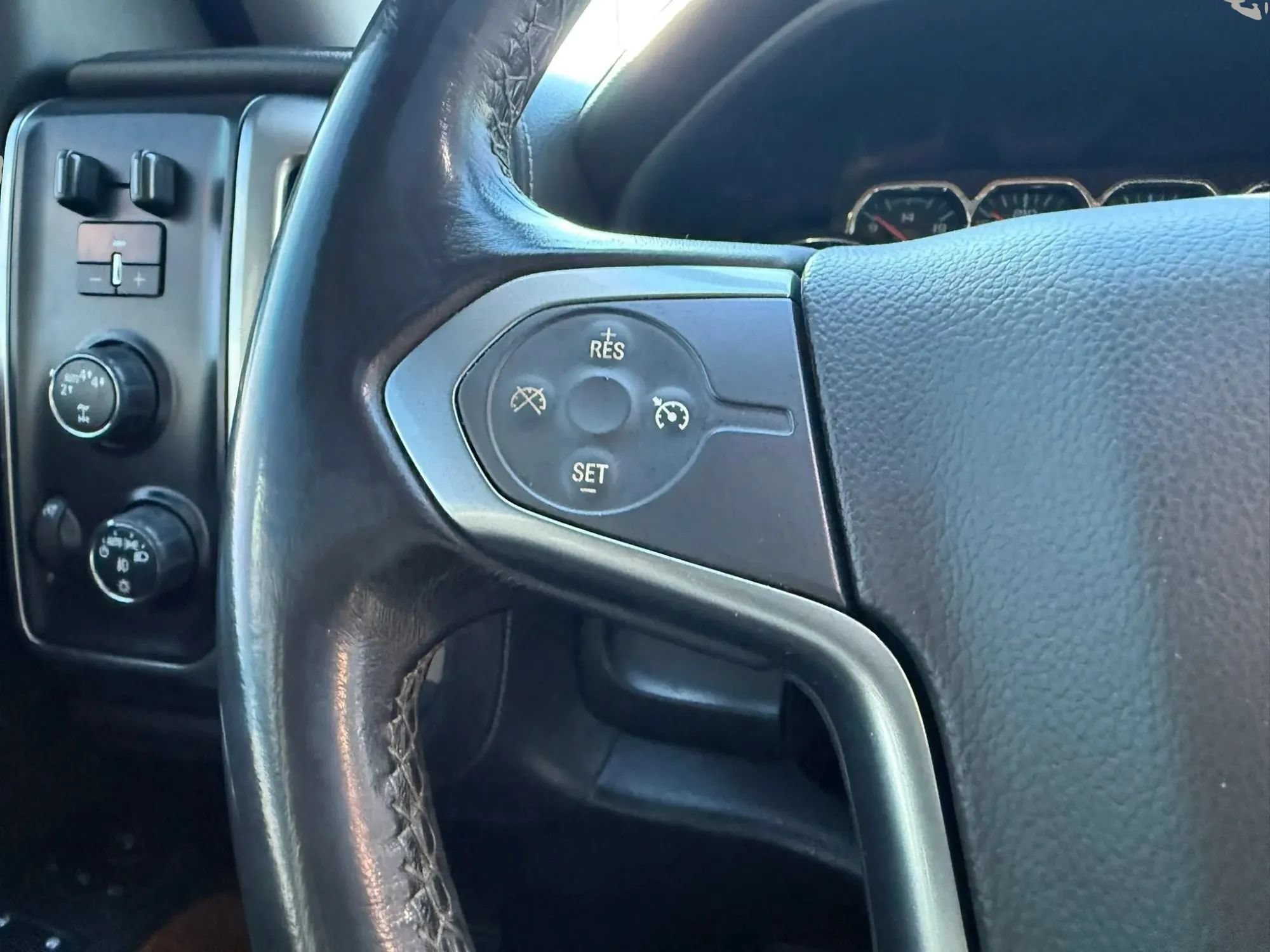 Used 2017 Chevrolet Silverado 1500 LTZ w/ Sport Package AWD/4WD image 17