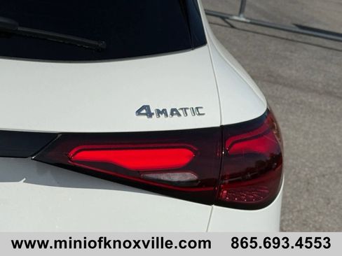 Used 2025 Mercedes-Benz GLC 300 4MATIC image 11