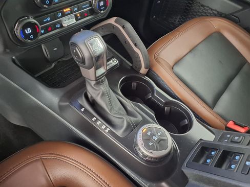 Used 2024 Ford Bronco Outer Banks AWD/4WD image 21