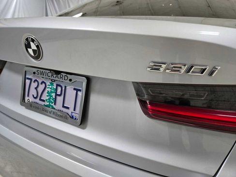 Used 2019 BMW 330i xDrive Sedan w/ Convenience Package AWD/4WD image 14