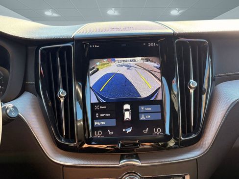 Used 2020 Volvo XC60 T6 R-Design w/ Protection Package Premier image 31