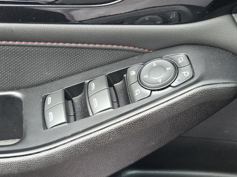 Used 2023 Chevrolet Traverse RS FWD image 30