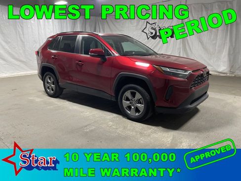 Used 2022 Toyota RAV4 XLE w/ Convenience Package FWD image 1