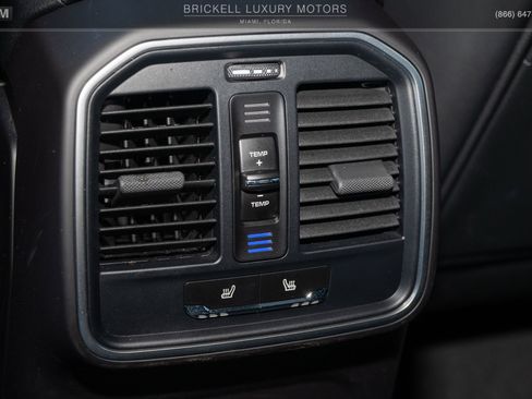 Used 2024 Porsche Macan image 18