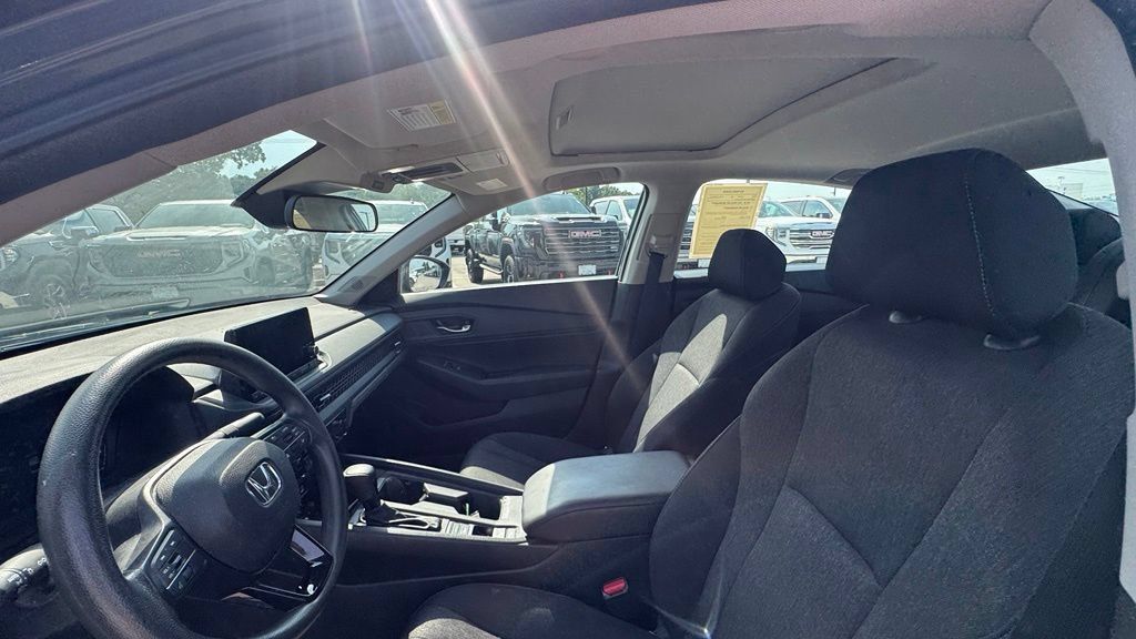 Used 2023 Honda Accord EX image 15