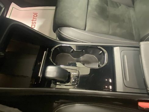 Used 2023 Volvo C40 P8 Recharge Ultimate image 25