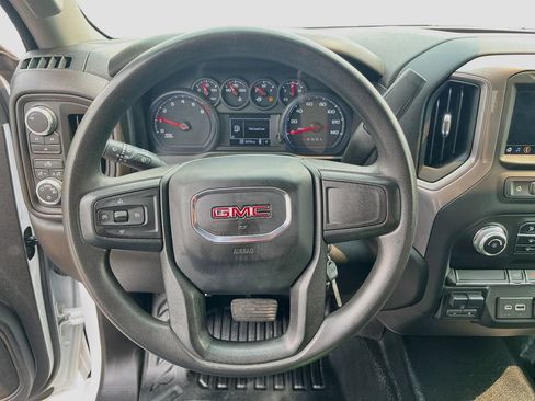 Used 2022 GMC Sierra 2500 Pro w/ Convenience Package AWD/4WD image 11