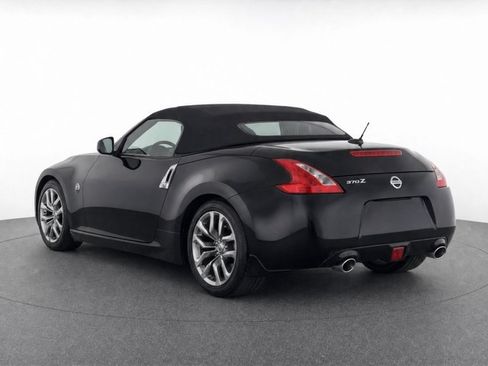 Used 2014 Nissan 370Z Touring w/ Navigation Package RWD image 5