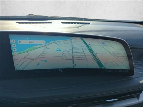 Used 2025 Cadillac XT4 Premium Luxury image 13